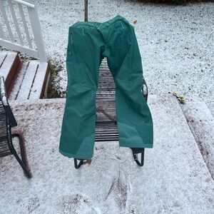 Woman’s Patagonia Gore Tex Snowbelle Snow Pants